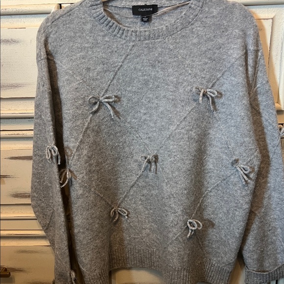 Sweaters - Classic Grey Bow Accent Sweater by CALICO & CO